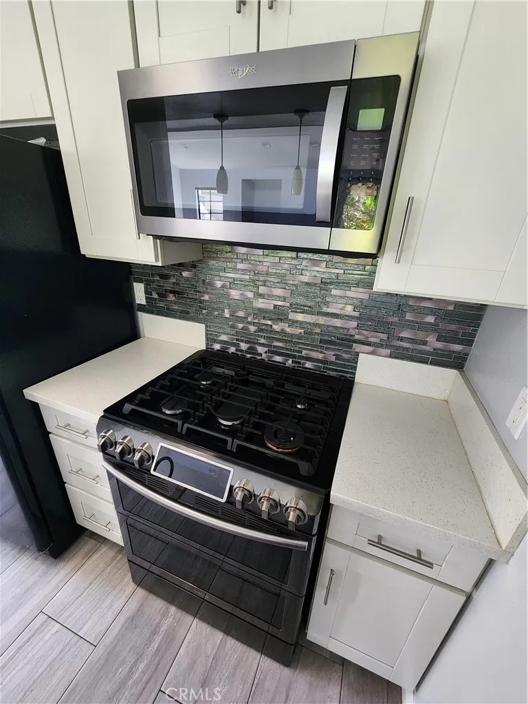 11107 Arminta Street 22, Sun Valley, California 91352 home-pic-9